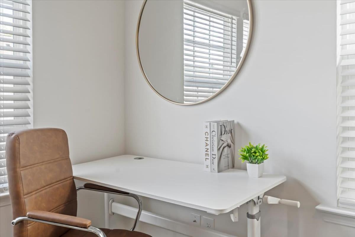 Holiday home Luxe King 3br Townhouse Mins To Uptown Charlotte